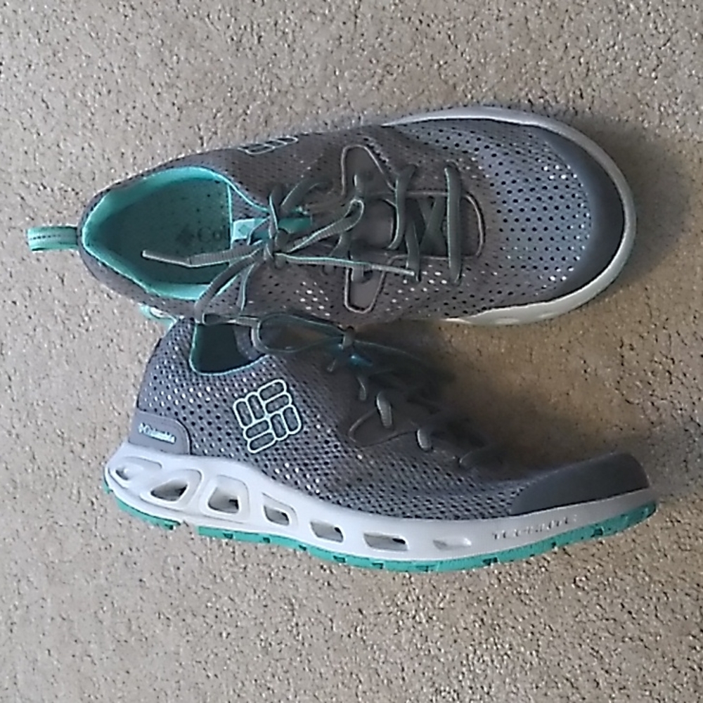 🩵💚🩶 Women's Columbia Sneakers, Size 9 🩵💚🩶